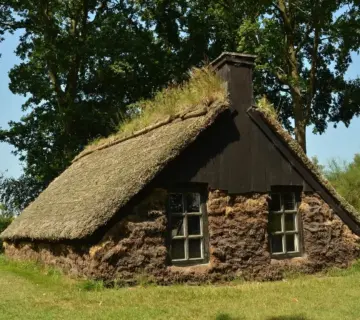 Hvordan lægger man rullegræs? Få en perfekt, grøn plæne på en weekend