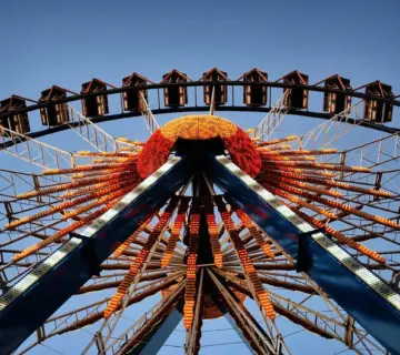 Journalist Hans Redder og kæreste: Et kig ind i privatlivet bag skærmen